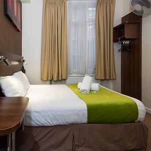 Kamer met een King Size Bed